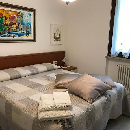 Casa Mary Due - Trilocale Con Giardino Privato A Due Passi Dal Lago Sirmione Zewnętrze zdjęcie