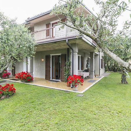 Casa Mary Due - Trilocale Con Giardino Privato A Due Passi Dal Lago Sirmione Zewnętrze zdjęcie