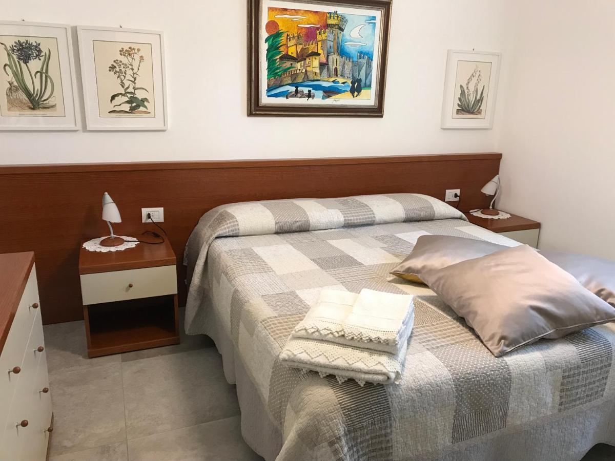 Casa Mary Due - Trilocale Con Giardino Privato A Due Passi Dal Lago Sirmione Zewnętrze zdjęcie