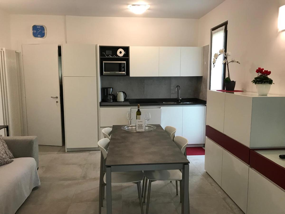 Casa Mary Due - Trilocale Con Giardino Privato A Due Passi Dal Lago Sirmione Zewnętrze zdjęcie