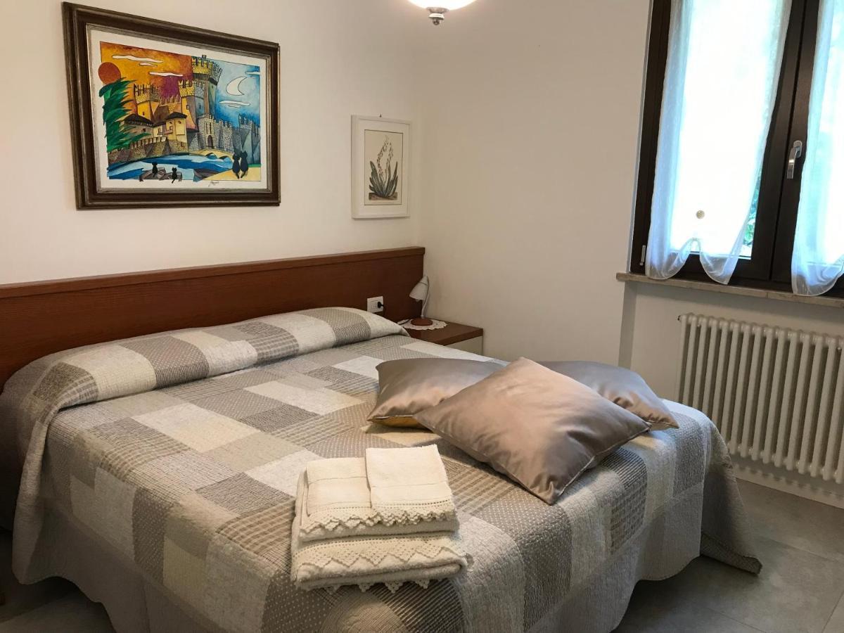 Casa Mary Due - Trilocale Con Giardino Privato A Due Passi Dal Lago Sirmione Zewnętrze zdjęcie