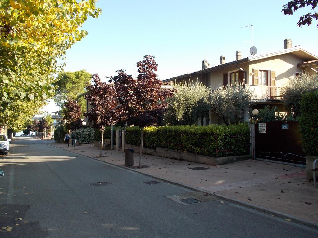 Casa Mary Due - Trilocale Con Giardino Privato A Due Passi Dal Lago Sirmione Zewnętrze zdjęcie