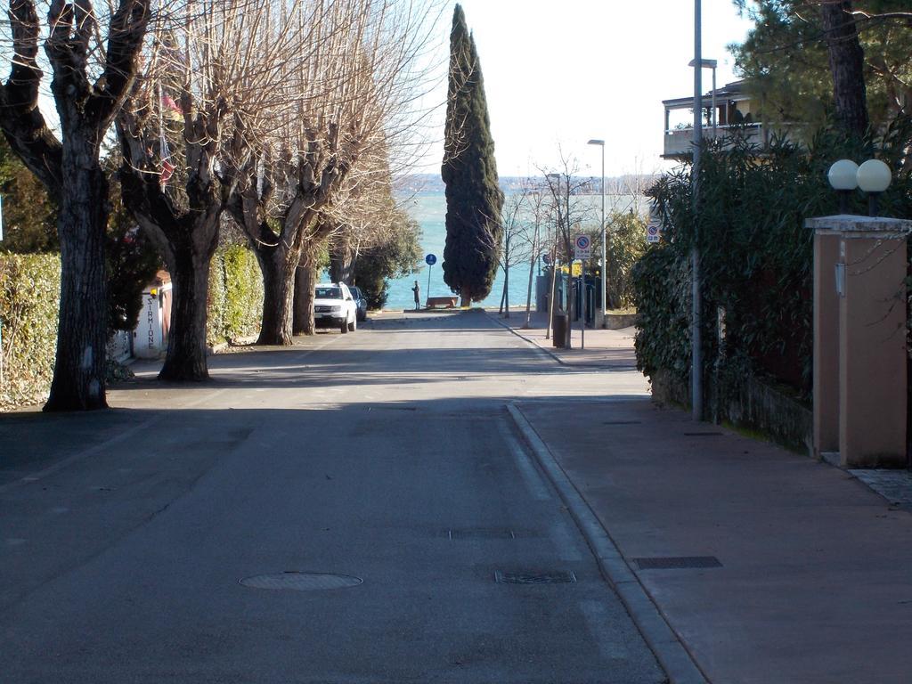 Casa Mary Due - Trilocale Con Giardino Privato A Due Passi Dal Lago Sirmione Zewnętrze zdjęcie