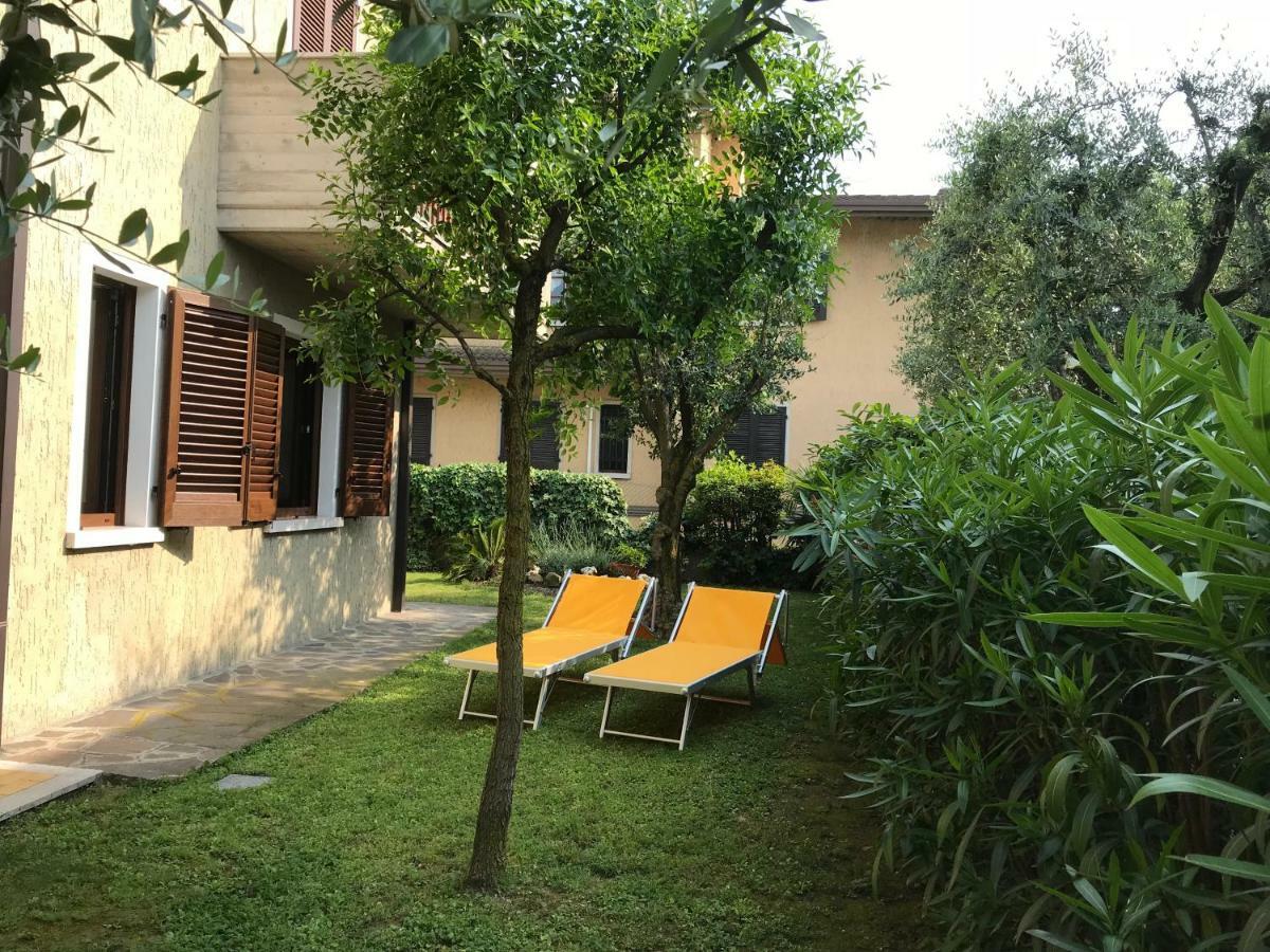 Casa Mary Due - Trilocale Con Giardino Privato A Due Passi Dal Lago Sirmione Zewnętrze zdjęcie