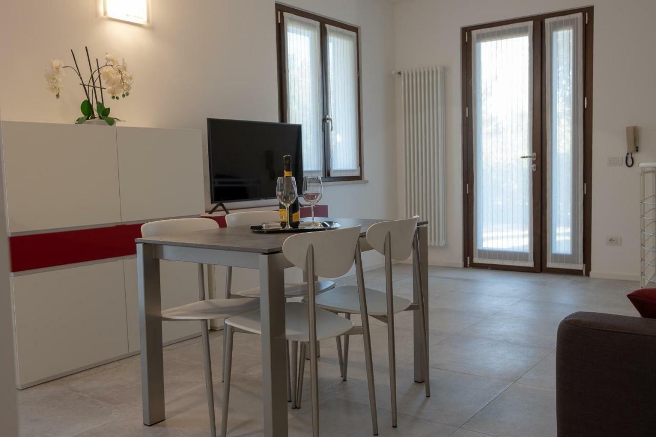 Casa Mary Due - Trilocale Con Giardino Privato A Due Passi Dal Lago Sirmione Zewnętrze zdjęcie