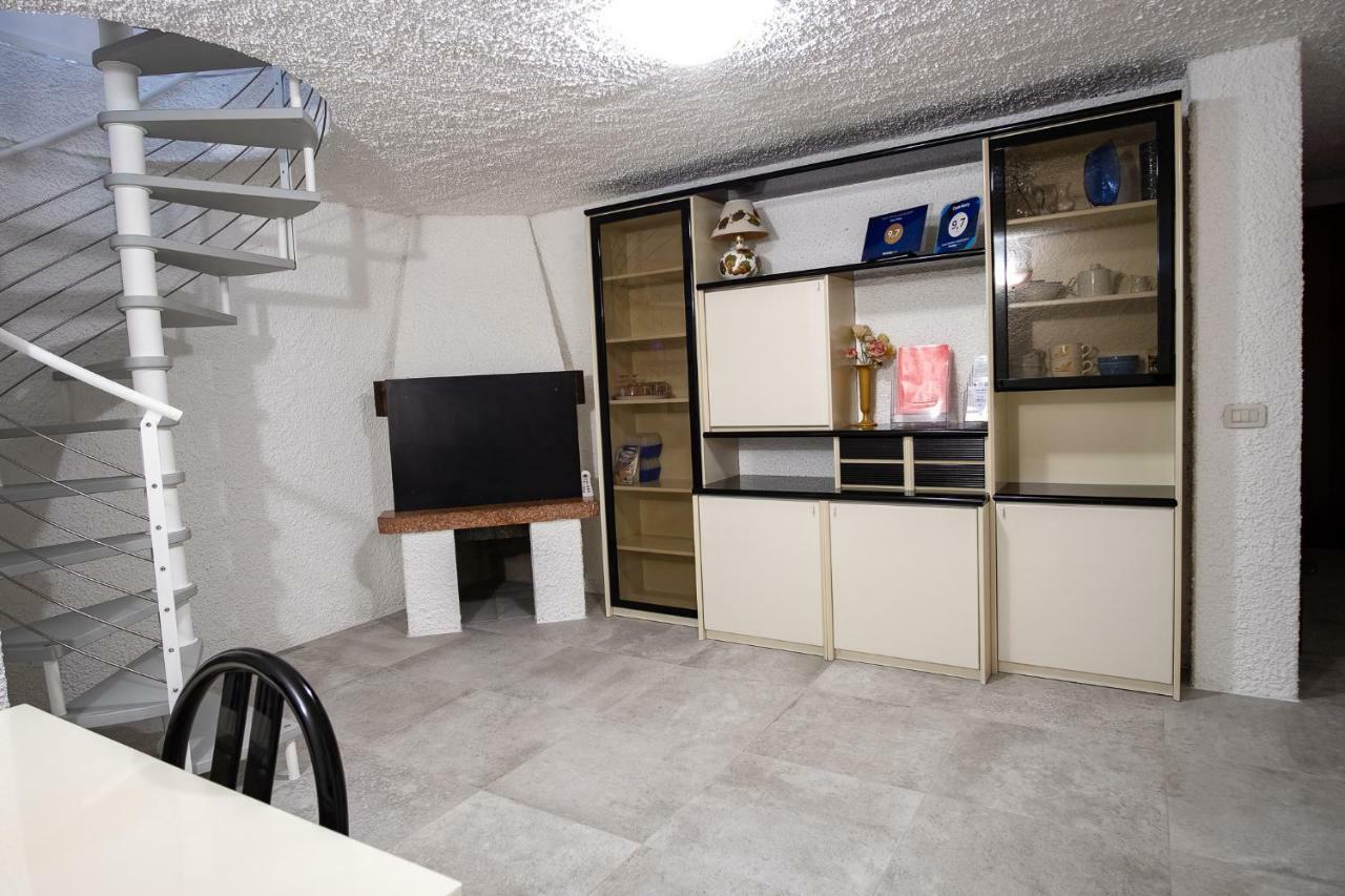 Casa Mary Due - Trilocale Con Giardino Privato A Due Passi Dal Lago Sirmione Zewnętrze zdjęcie