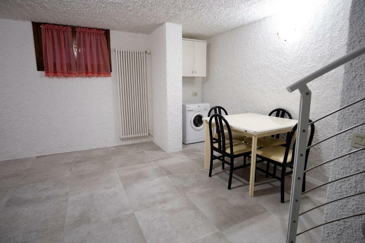 Casa Mary Due - Trilocale Con Giardino Privato A Due Passi Dal Lago Sirmione Zewnętrze zdjęcie